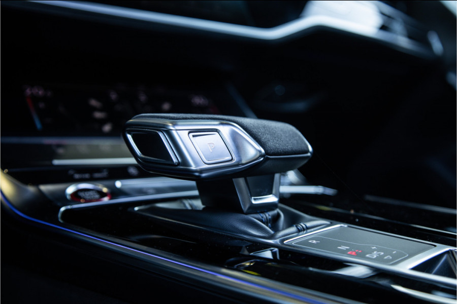 Audi RS6 C8 Avant 4.0 TFSI Quattro 740PK - RS Dynamic+ | 25jahre | Akrapovic | Keramisch | 3D Camera