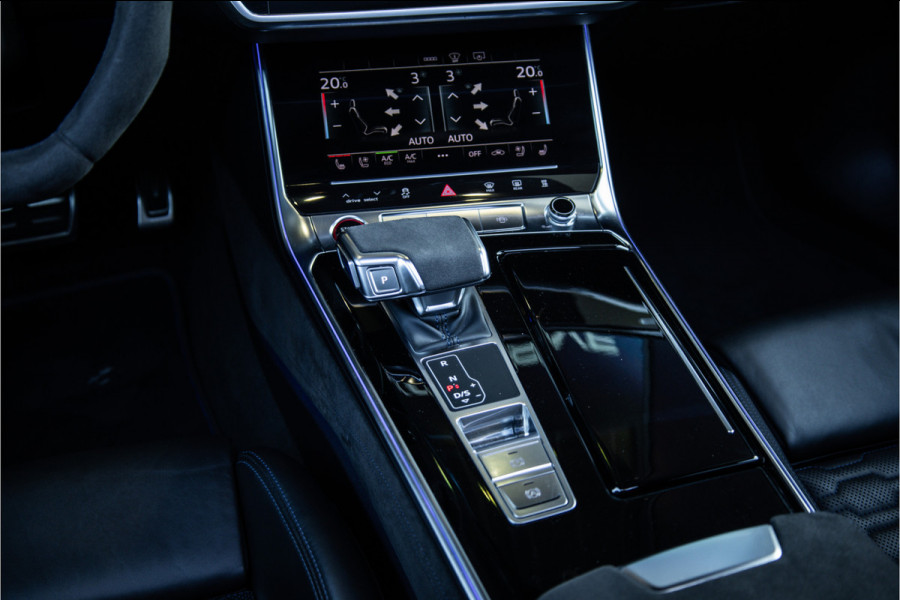 Audi RS6 C8 Avant 4.0 TFSI Quattro 740PK - RS Dynamic+ | 25jahre | Akrapovic | Keramisch | 3D Camera