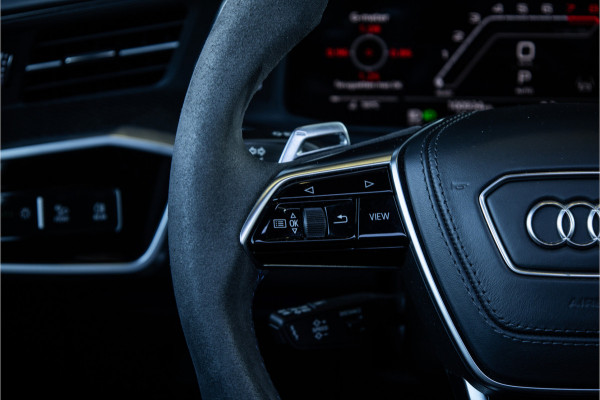 Audi RS6 C8 Avant 4.0 TFSI Quattro 740PK - RS Dynamic+ | 25jahre | Akrapovic | Keramisch | 3D Camera