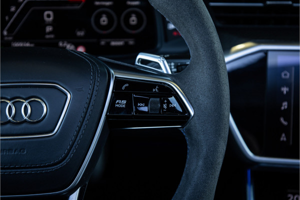 Audi RS6 C8 Avant 4.0 TFSI Quattro 740PK - RS Dynamic+ | 25jahre | Akrapovic | Keramisch | 3D Camera