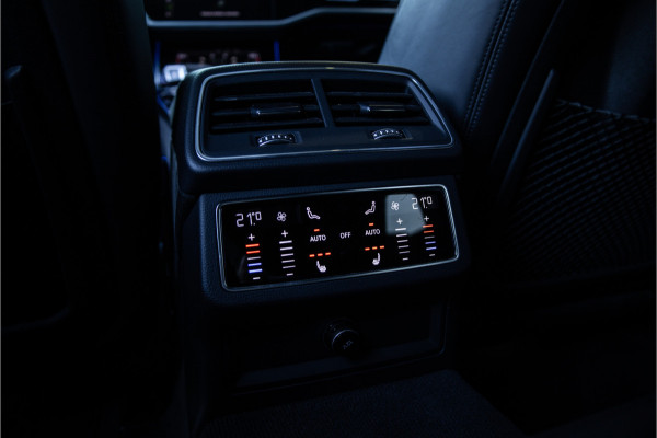 Audi RS6 C8 Avant 4.0 TFSI Quattro 740PK - RS Dynamic+ | 25jahre | Akrapovic | Keramisch | 3D Camera