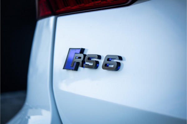 Audi RS6 C8 Avant 4.0 TFSI Quattro 740PK - RS Dynamic+ | 25jahre | Akrapovic | Keramisch | 3D Camera