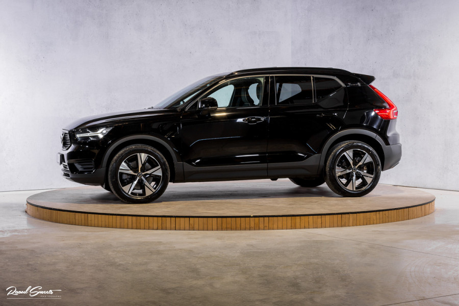 Volvo XC40 1.5 T4 Recharge R-Design Plug-in hybrid | Adaptieve cruise | Panorama dak | 360 Camera |