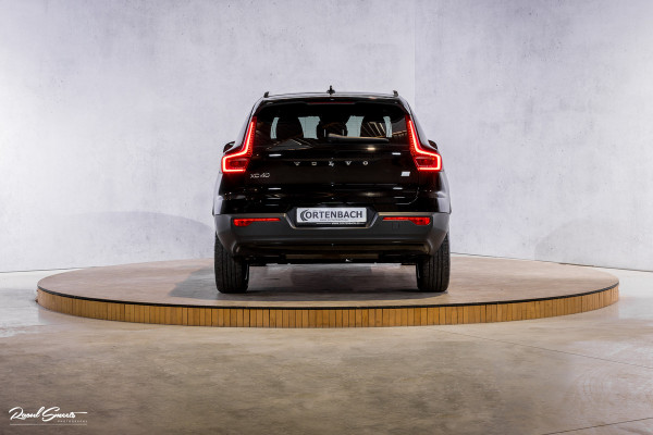 Volvo XC40 1.5 T4 Recharge R-Design Plug-in hybrid | Adaptieve cruise | Panorama dak | 360 Camera |
