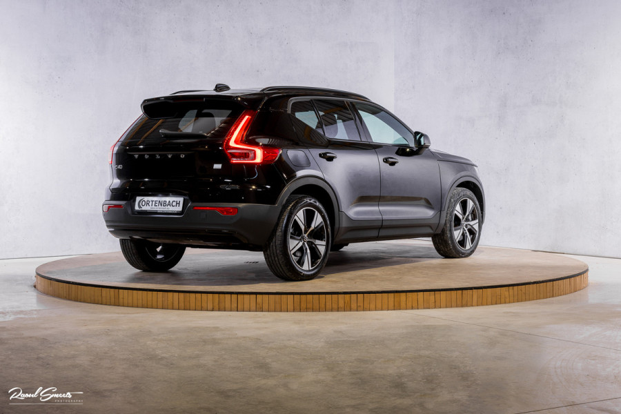 Volvo XC40 1.5 T4 Recharge R-Design Plug-in hybrid | Adaptieve cruise | Panorama dak | 360 Camera |