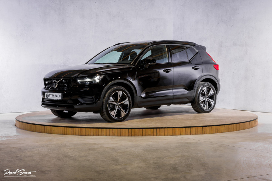 Volvo XC40 1.5 T4 Recharge R-Design Plug-in hybrid | Adaptieve cruise | Panorama dak | 360 Camera |