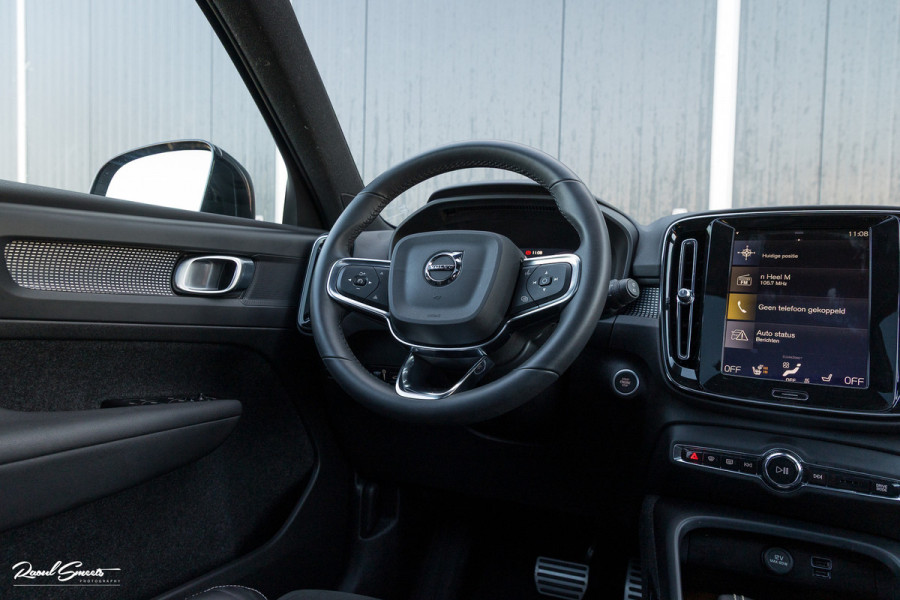 Volvo XC40 1.5 T4 Recharge R-Design Plug-in hybrid | Adaptieve cruise | Panorama dak | 360 Camera |