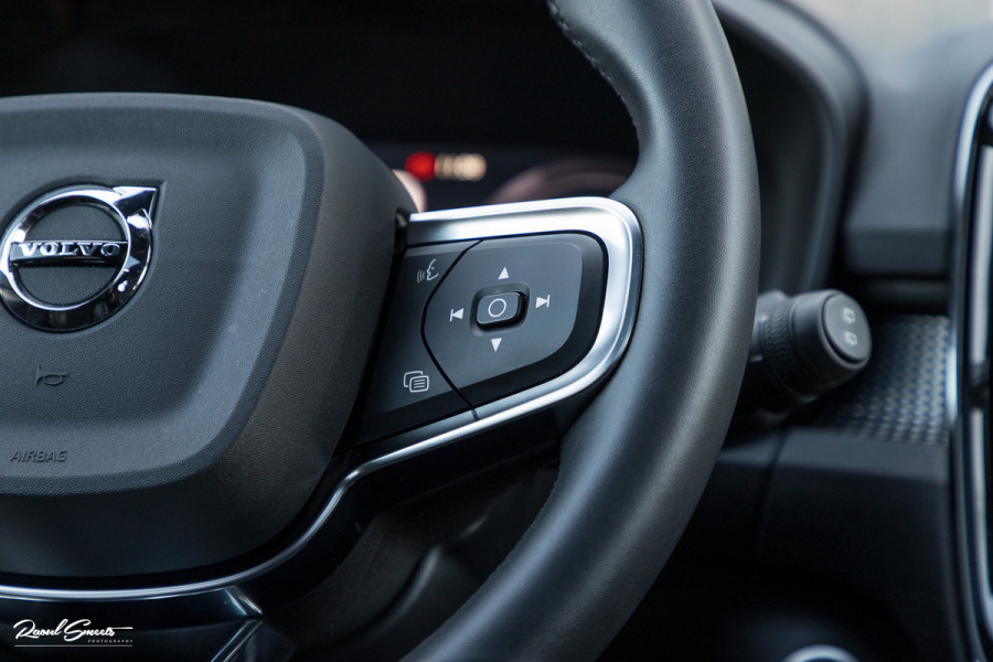 Volvo XC40 1.5 T4 Recharge R-Design Plug-in hybrid | Adaptieve cruise | Panorama dak | 360 Camera |