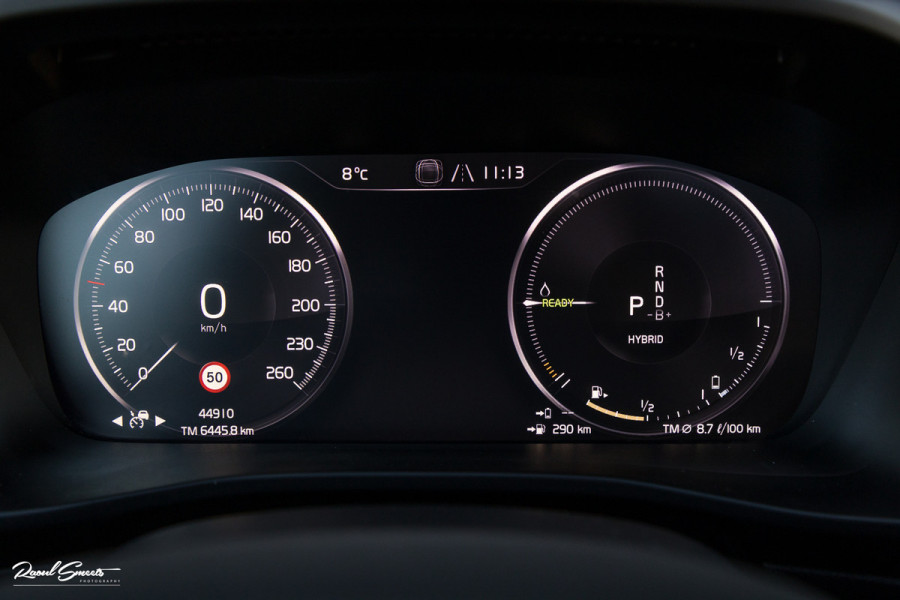 Volvo XC40 1.5 T4 Recharge R-Design Plug-in hybrid | Adaptieve cruise | Panorama dak | 360 Camera |
