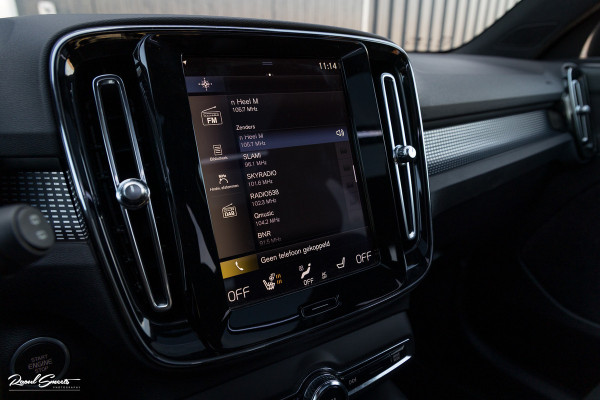 Volvo XC40 1.5 T4 Recharge R-Design Plug-in hybrid | Adaptieve cruise | Panorama dak | 360 Camera |