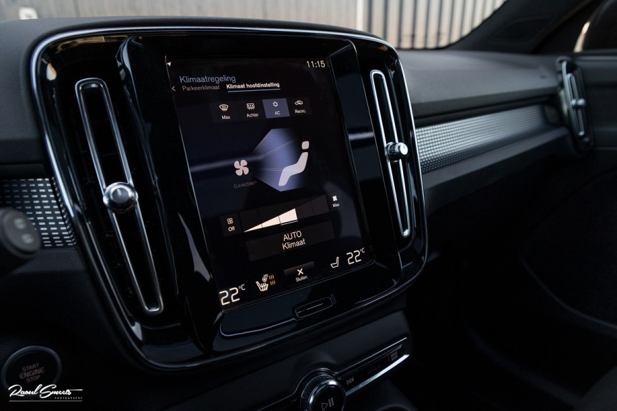 Volvo XC40 1.5 T4 Recharge R-Design Plug-in hybrid | Adaptieve cruise | Panorama dak | 360 Camera |
