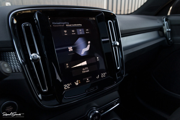 Volvo XC40 1.5 T4 Recharge R-Design Plug-in hybrid | Adaptieve cruise | Panorama dak | 360 Camera |