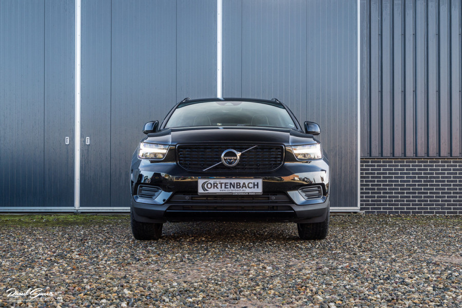 Volvo XC40 1.5 T4 Recharge R-Design Plug-in hybrid | Adaptieve cruise | Panorama dak | 360 Camera |