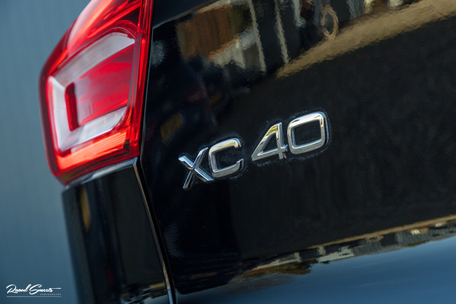 Volvo XC40 1.5 T4 Recharge R-Design Plug-in hybrid | Adaptieve cruise | Panorama dak | 360 Camera |