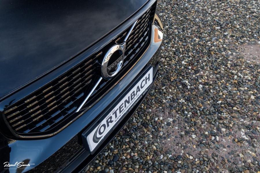 Volvo XC40 1.5 T4 Recharge R-Design Plug-in hybrid | Adaptieve cruise | Panorama dak | 360 Camera |