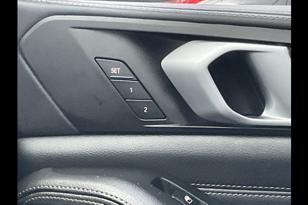 BMW X5 xDrive40i High Executive M-Sport Trekhaak HUD Pano B&W Luchtvering Stoelverw+Ventilatie Leer BOMVOL!