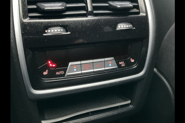 BMW X5 xDrive40i High Executive M-Sport Trekhaak HUD Pano B&W Luchtvering Stoelverw+Ventilatie Leer BOMVOL!