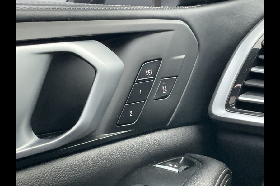 BMW X5 xDrive40i High Executive M-Sport Trekhaak HUD Pano B&W Luchtvering Stoelverw+Ventilatie Leer BOMVOL!