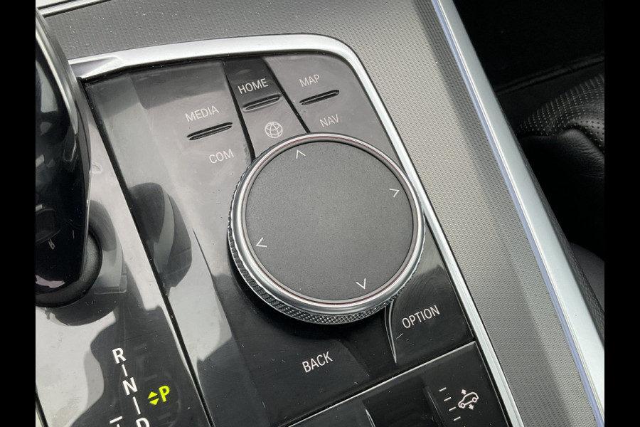 BMW X5 xDrive40i High Executive M-Sport Trekhaak HUD Pano B&W Luchtvering Stoelverw+Ventilatie Leer BOMVOL!