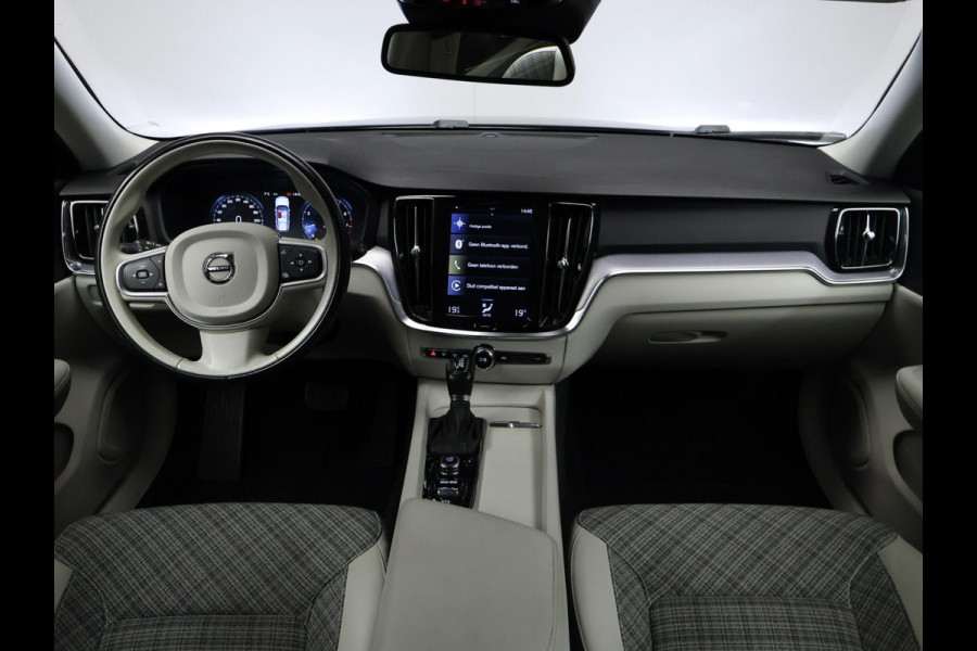 Volvo V60 2.0 T5 Sport (APPLE CARPLAY,NAVI,CAMERA,SPORTSTOELEN,LED,PDC,GETINT,NETTESTAAT)