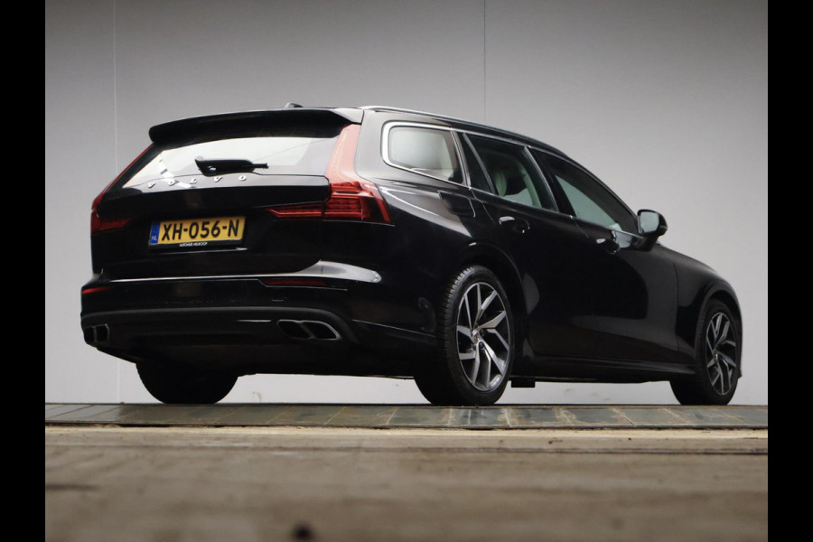 Volvo V60 2.0 T5 Sport (APPLE CARPLAY,NAVI,CAMERA,SPORTSTOELEN,LED,PDC,GETINT,NETTESTAAT)