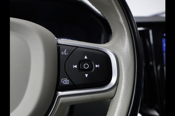 Volvo V60 2.0 T5 Sport (APPLE CARPLAY,NAVI,CAMERA,SPORTSTOELEN,LED,PDC,GETINT,NETTESTAAT)