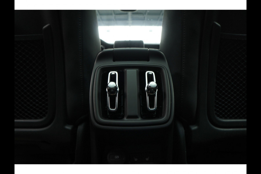 Polestar 2 Long Range Single Motor 78 kWh Pano 360 ° Pilot ACC Alcantara Stuurverwarming Memory seats Stoelverwarming voor & achter LM velgen