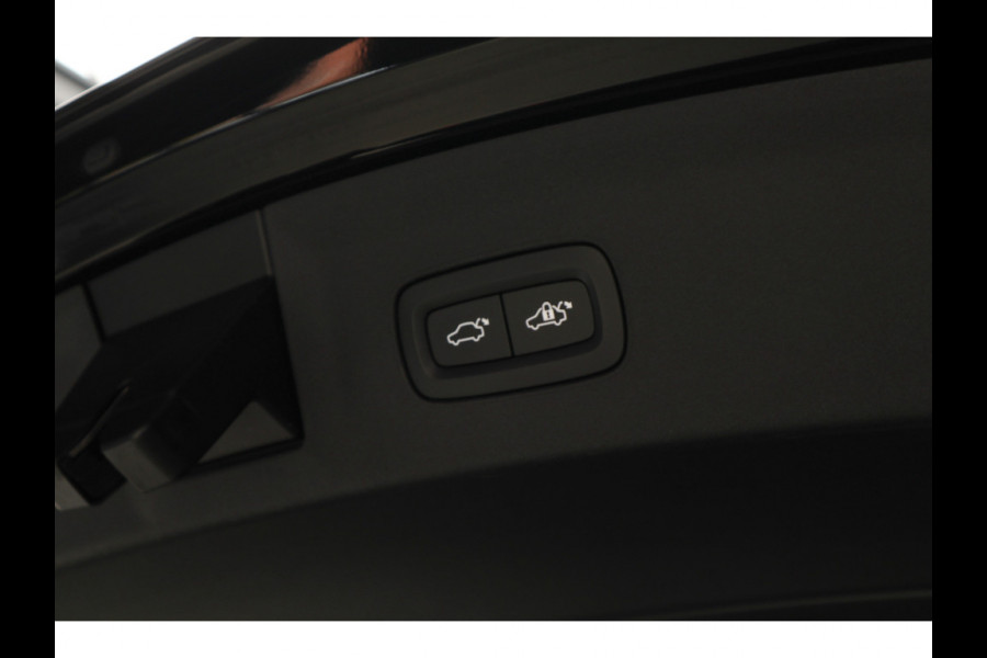 Polestar 2 Long Range Single Motor 78 kWh Pano 360 ° Pilot ACC Alcantara Stuurverwarming Memory seats Stoelverwarming voor & achter LM velgen