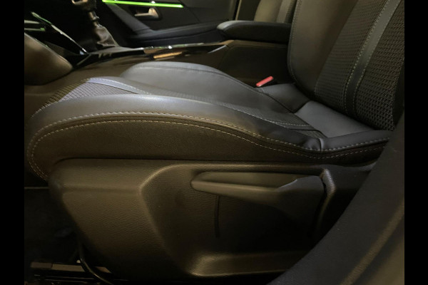 Peugeot 208 1.2 PureTech GT PANO AIRCO NAVI CRUISE BLUETOOTH LED METALLIC BLAUW PRIVACYGLAS ZEER NETTE AUTO