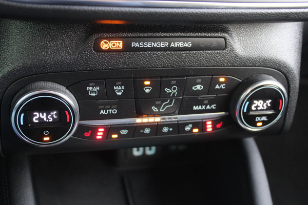 Ford FOCUS Wagon 1.0 EcoBoost Titanium X Business Automaat | Trekhaak | Winter Pack | Adaptive cruise control | Camera