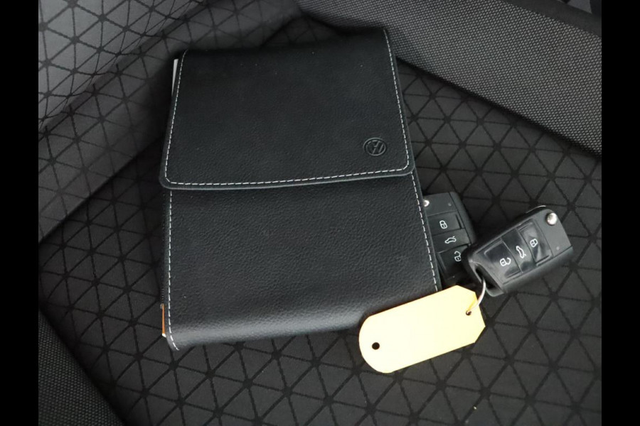 Volkswagen T-Cross 1.0 TSI Life|Adaptieve Cruise Control|Apple Carplay