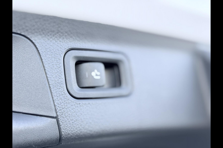 Mercedes-Benz A-Klasse A250e AMG Night Pano HUD Burmester 360 19'' Trekh Leder/alca