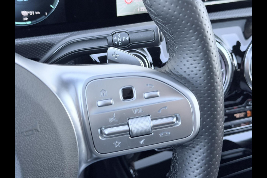 Mercedes-Benz A-Klasse A250e AMG Night Pano HUD Burmester 360 19'' Trekh Leder/alca