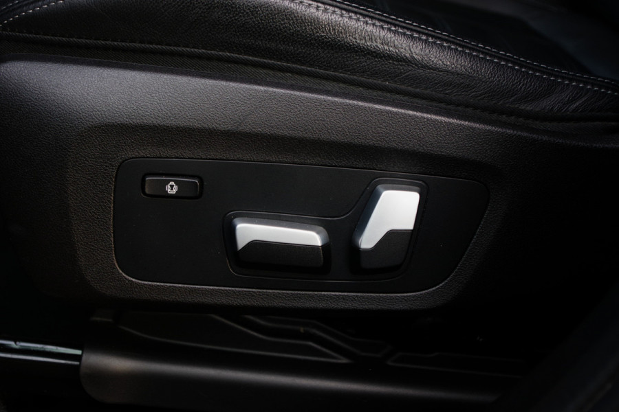 BMW X3 xDrive30e 293 PK High Executive M-Sport, Panoramadak, H/K Sound, Memory