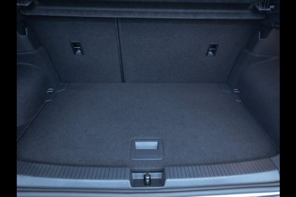 Volkswagen T-Cross 1.0 TSI Business Edition Automaat 116 PK | nw model | Stoelverwarming | PDC V+A | Airco | Draadloze telefoonlader, Apple Carplay / Android auto, Led