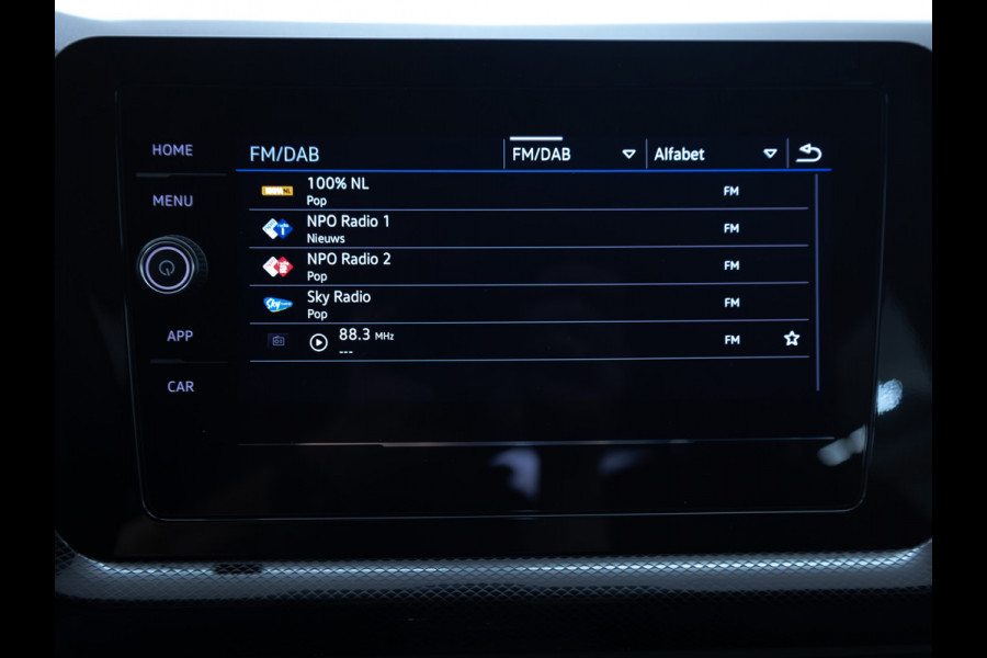 Volkswagen T-Cross 1.0 TSI Business Edition Automaat 116 PK | nw model | Stoelverwarming | PDC V+A | Airco | Draadloze telefoonlader, Apple Carplay / Android auto, Led