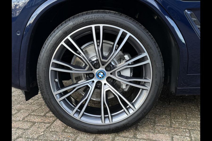 BMW X3 xDrive30e M SPORT | PANORAMA | TREKHAAK | HEAD UP | 21" LM VELGEN | SIDE ASSIST |
