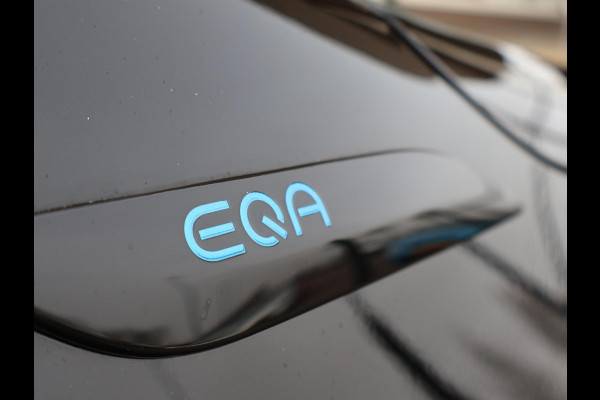 Mercedes-Benz EQA 250 LUXURY 67 kWh SOH 96% + PANORAMA | CAMERA | SFEERVERLICHTING | STOELVERWARMING