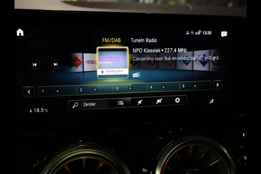 Mercedes-Benz EQA 250 LUXURY 67 kWh SOH 96% + PANORAMA | CAMERA | SFEERVERLICHTING | STOELVERWARMING