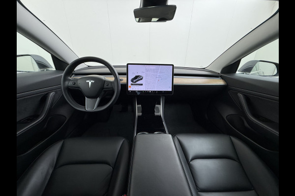 Tesla Model 3 RWD SR plus 325PK SOH 93% LFP Accu Lmv 18" AutoPilot Leder Panoramadak Adaptive-Cruise Camera's Elektr.-Stuur+Stoelen+Spiegels+G Navi LED DAB Voorverwarmen interieur via App Keyless One-Pedal-Drive 1e Eigenaar Origineel Nederlandse Auto Fabrieksgarantie op Accu en Motor tot 11-12-2028/160.000km