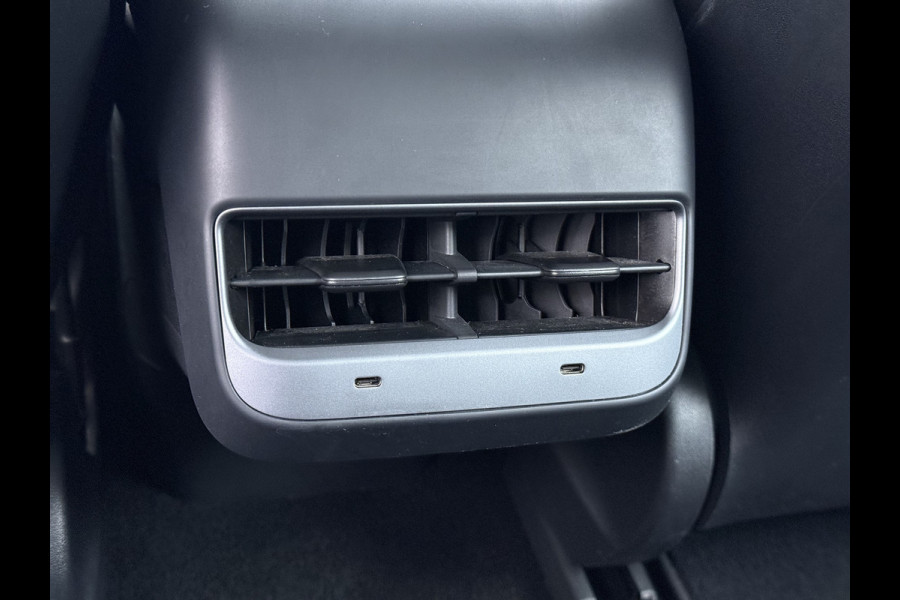 Tesla Model 3 RWD SR plus 325PK SOH 93% LFP Accu Lmv 18" AutoPilot Leder Panoramadak Adaptive-Cruise Camera's Elektr.-Stuur+Stoelen+Spiegels+G Navi LED DAB Voorverwarmen interieur via App Keyless One-Pedal-Drive 1e Eigenaar Origineel Nederlandse Auto Fabrieksgarantie op Accu en Motor tot 10-12-2028/160.000km