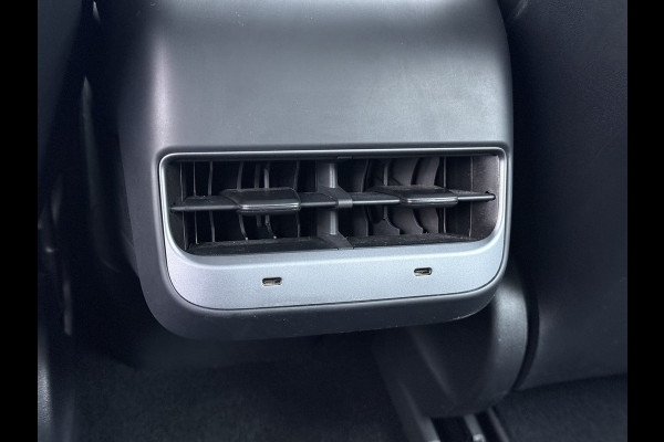 Tesla Model 3 RWD SR plus 325PK SOH 93% LFP Accu Lmv 18" AutoPilot Leder Panoramadak Adaptive-Cruise Camera's Elektr.-Stuur+Stoelen+Spiegels+G Navi LED DAB Voorverwarmen interieur via App Keyless One-Pedal-Drive 1e Eigenaar Origineel Nederlandse Auto Fabrieksgarantie op Accu en Motor tot 10-12-2028/160.000km