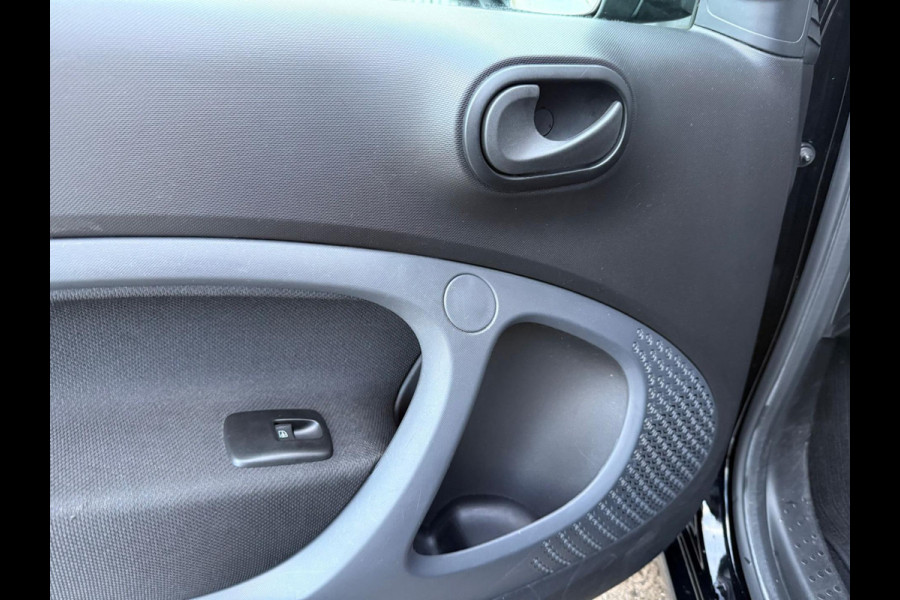 Smart Fortwo EQ Comfort 18 kWh NAVI | PDC | AUTOMAAT | AIRCO | NWE APK