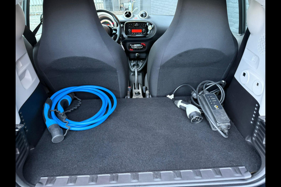 Smart Fortwo EQ Comfort 18 kWh NAVI | PDC | AUTOMAAT | AIRCO | NWE APK