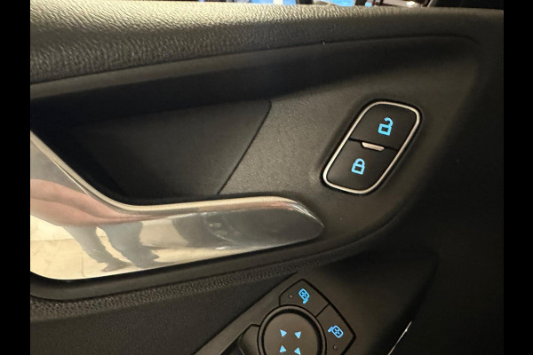 Ford Fiesta 1.0 EcoBoost Hybrid Titanium X 125PK MILD HYBRID AIRCO NAVI CRUISE APPLE CARPLAY VELGEN NIEUWSTAAT