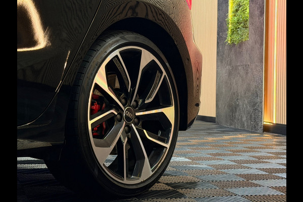 Audi S3 Sportback 2.0 TFSI quattro Edition One |PANORAMADAK|B&O|KEYLESS|CARPLAY|310PK|SFEERVERLICHTING|DEALER ONDERHOUDEN|2023 VOL