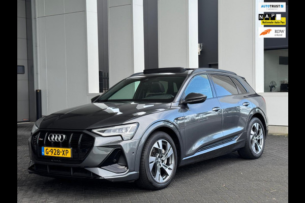 Audi e-tron E-tron quattro Launch edition Black 2x S - LINE, panoramadak, 1/2 lederen sportinterieur, vele opties, NL auto