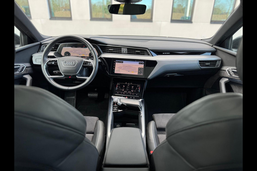 Audi e-tron E-tron quattro Launch edition Black 2x S - LINE, panoramadak, 1/2 lederen sportinterieur, vele opties, NL auto