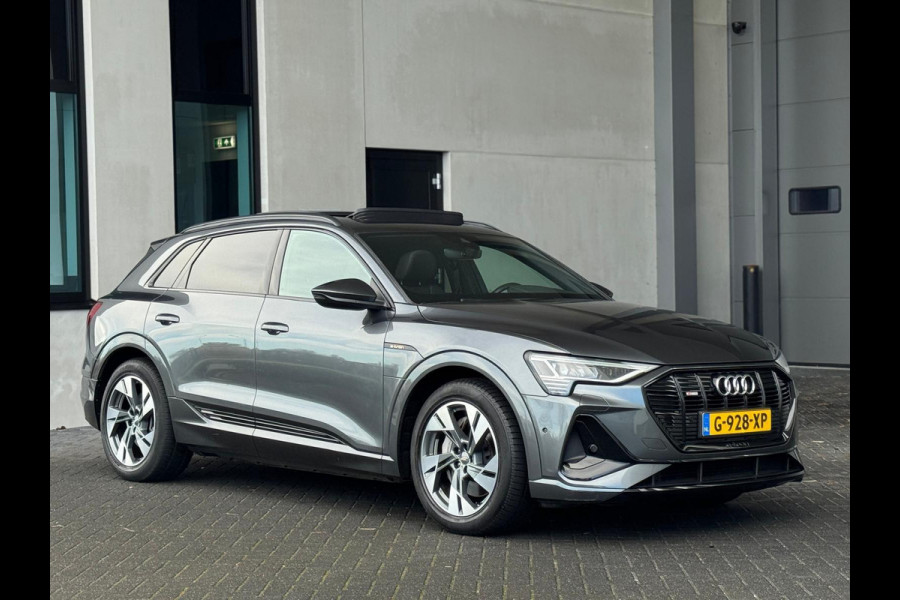 Audi e-tron E-tron quattro Launch edition Black 2x S - LINE, panoramadak, 1/2 lederen sportinterieur, vele opties, NL auto