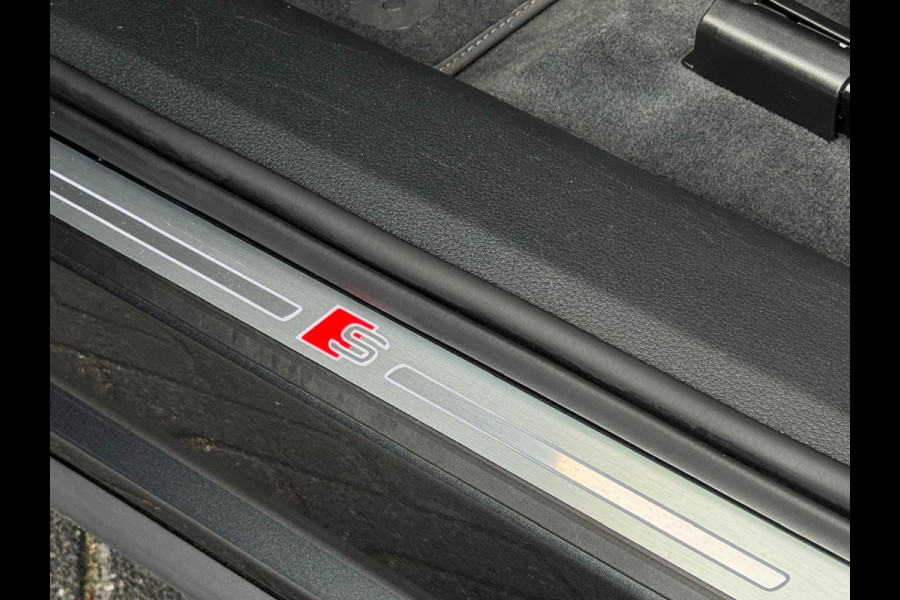 Audi e-tron E-tron quattro Launch edition Black 2x S - LINE, panoramadak, 1/2 lederen sportinterieur, vele opties, NL auto